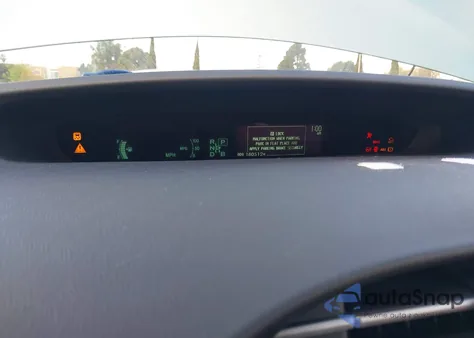 2014 Toyota Prius Three z USA, uszkodzony, nr VIN JTDKN3DUXE1781247